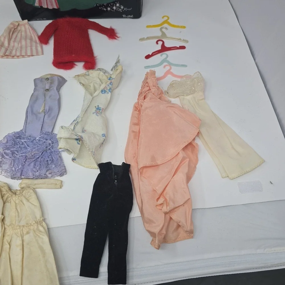 Vintage 1963 Barbie Carrying Case Mattel‎ Black Box & clothes lot